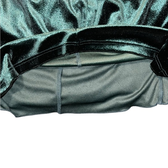 Lulu’s Green Velvet One-Shoulder Mini Dress – Small - Picture 5 of 6